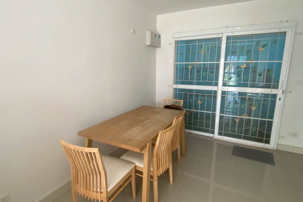 LINE_ALBUM_NO.6800010_251209_17