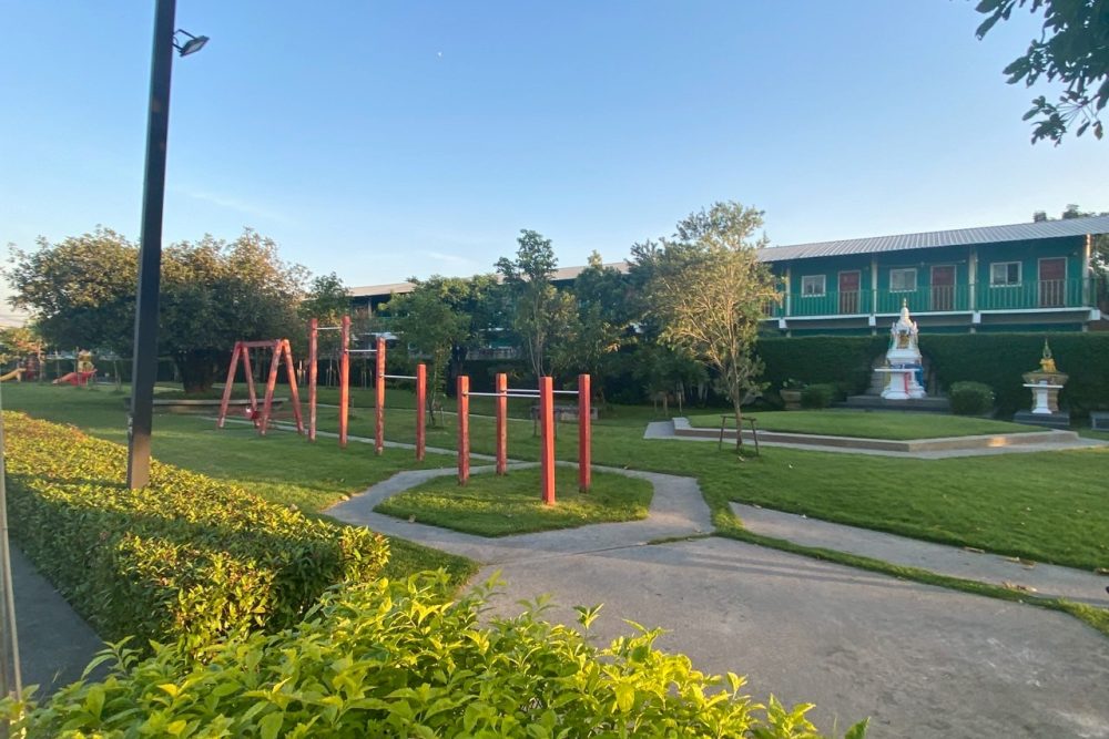 LINE_ALBUM_NO.6800010_251209_2