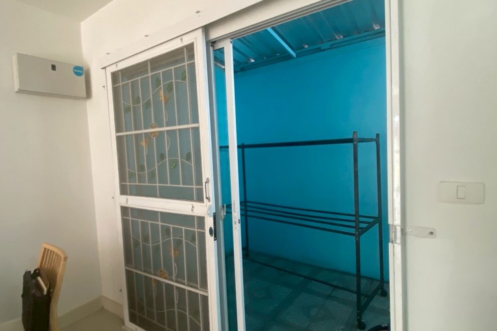 LINE_ALBUM_NO.6800010_251209_8