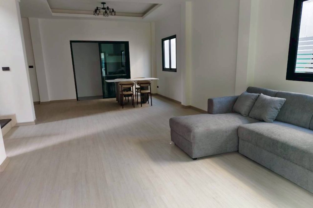 LINE_ALBUM_NO.6900192_260307_18