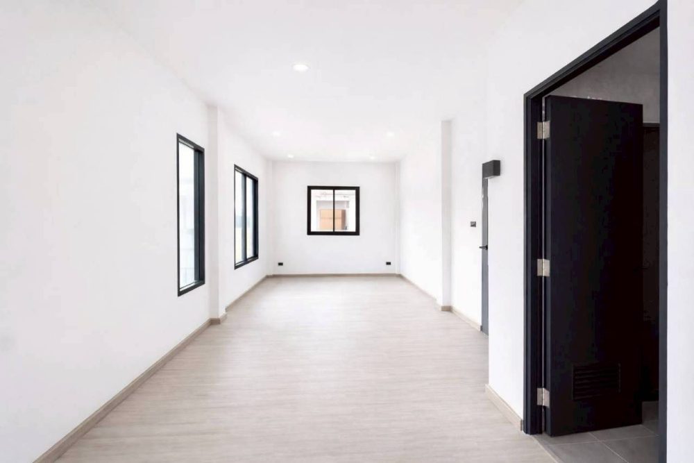 LINE_ALBUM_NO.6900192_260307_50